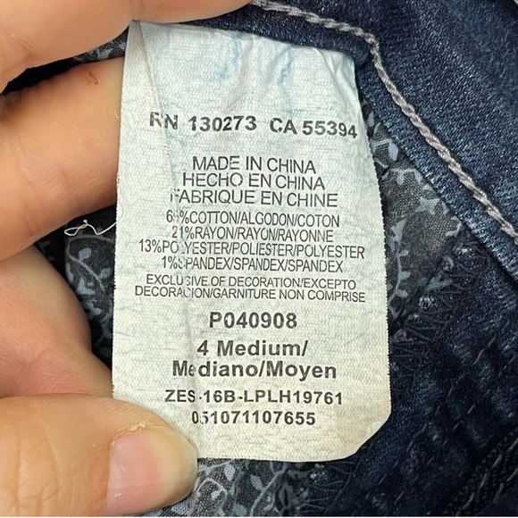 Lee Platinum Label Capris. Size 4 Medium. In excellent condition! - Picture 6 of 7